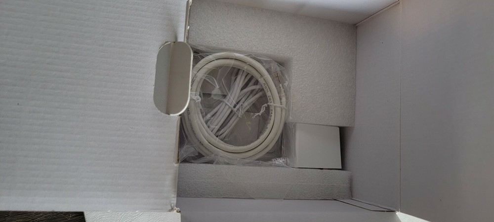 Frontpoint Security System with Hub only New. Open Box Item fphub3
