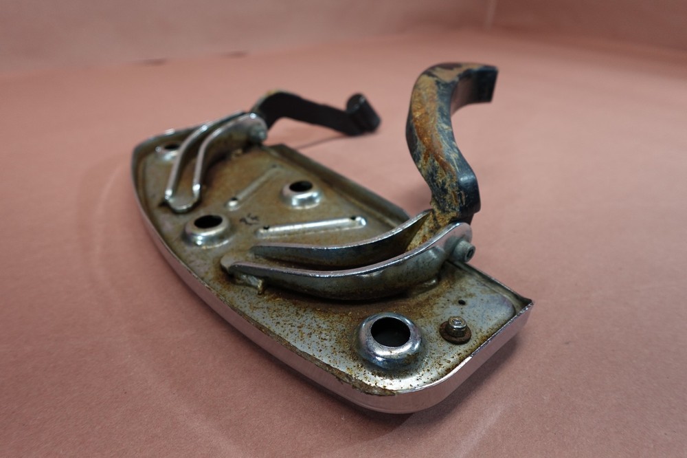 2008-2009 Harley Davidson Electra Glide Standard FLHT FRONT RIGHT FLOOR BOARD