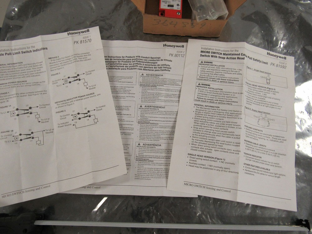 HONEYWELL CLSB6T CABLE PULL LIMIT SWITCH INDICATOR 120VAC ****NIB****