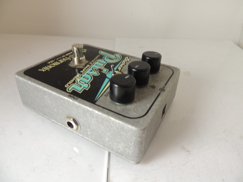 Electro Harmonix Stereo Pulsar Variable Shape Tremolo Effects Pedal EHX