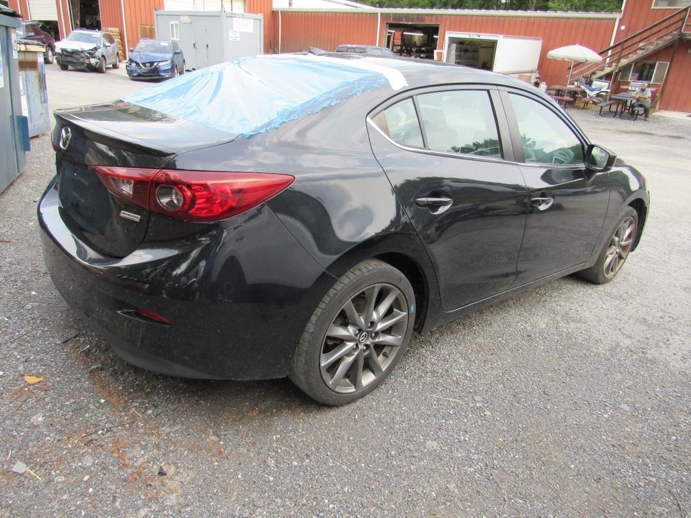 3 2018 Glove Box 1077605