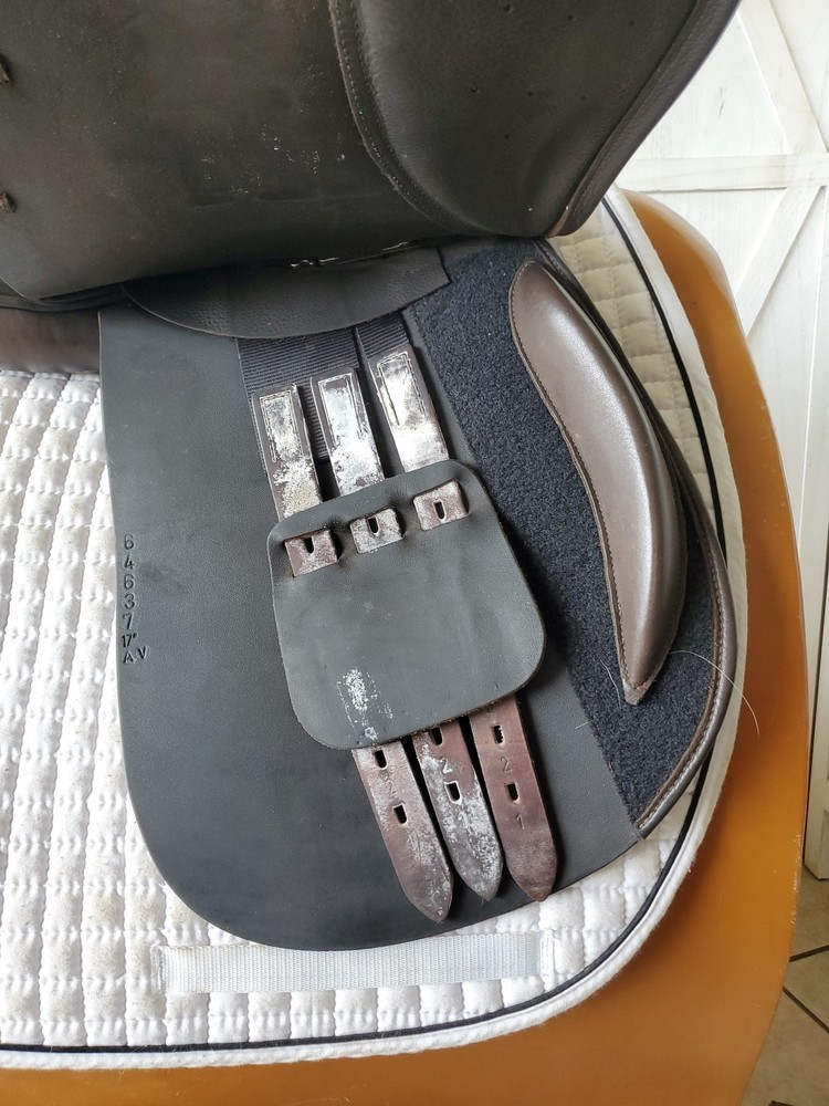 Harry Dabbs Avant GP Saddle 17"/MW