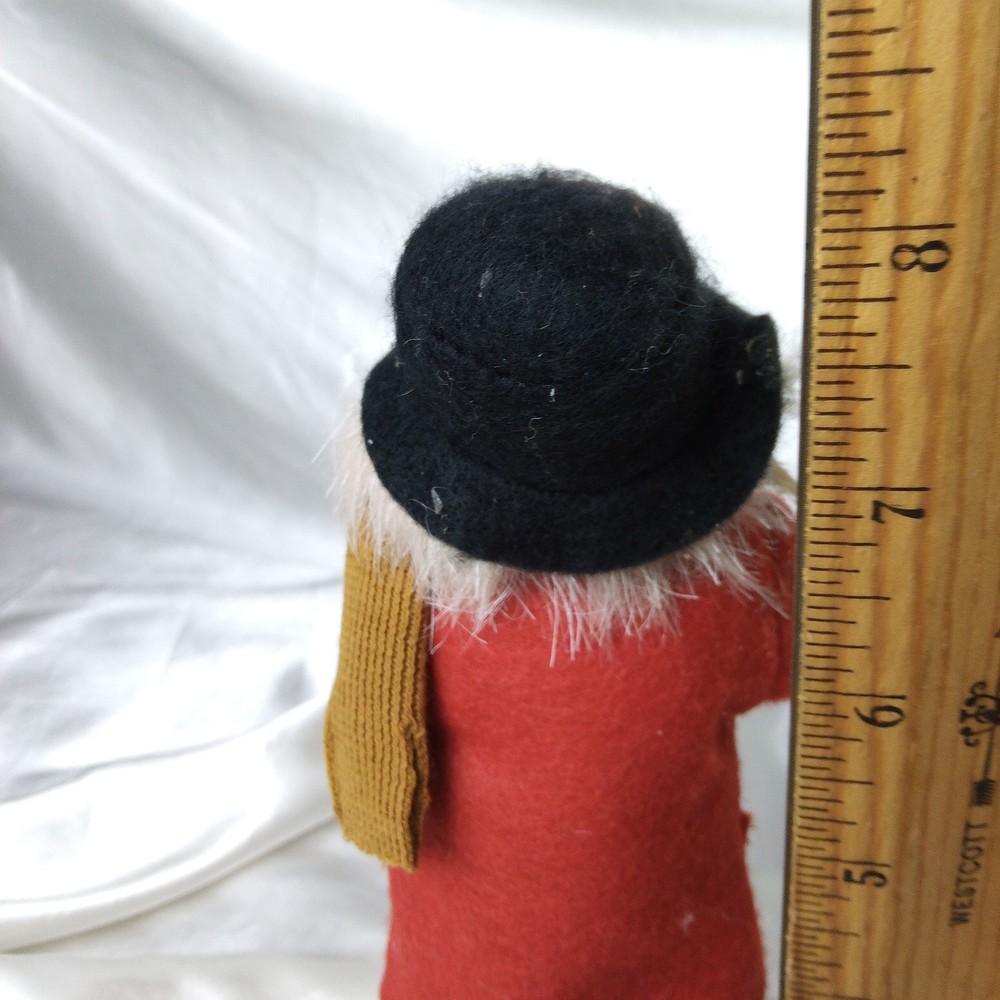 VINTAGE OLD MAN CAROLER FIGURE missing base