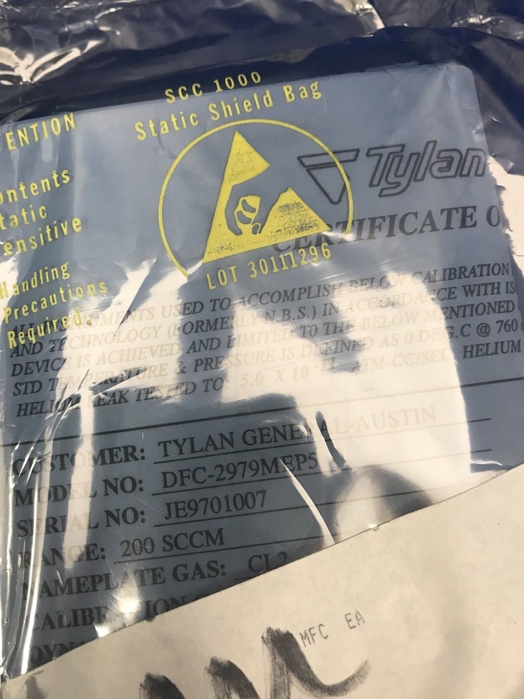 Tylan 2979 MFC Mass Flow Controller CL2, 200 SCCM, Block Mount, Rfrb