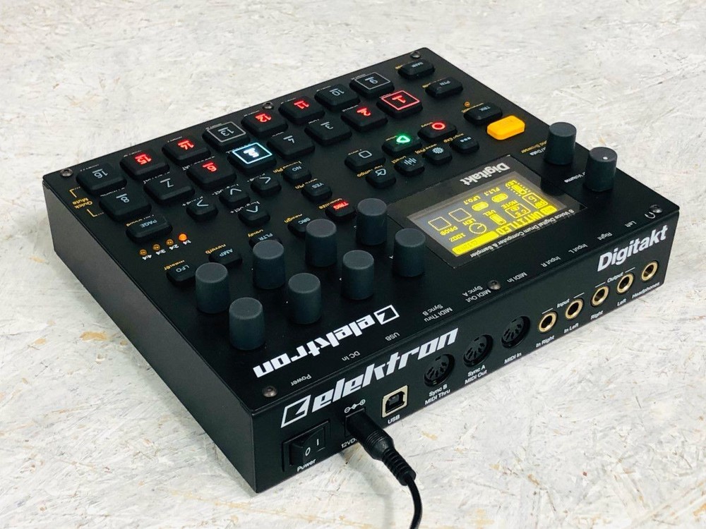 Elektron Digitakt 8-voice digital drum machine and sampler black