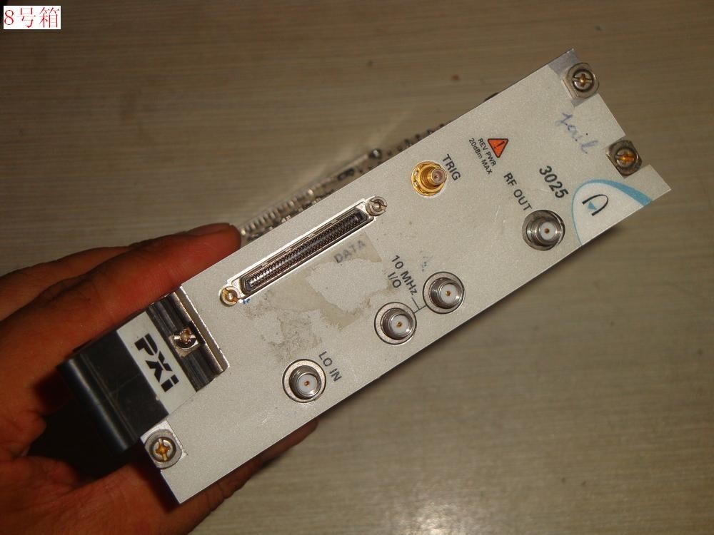 No Working Aeroflex 3025 Digital RF Signal Generator PXI Module