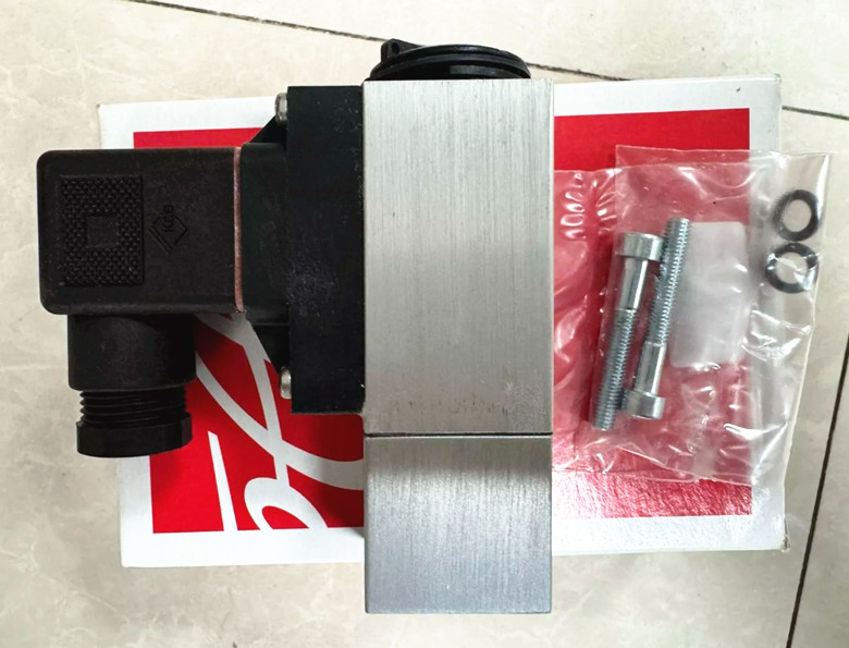 Danfoss MBC5100 061B000466 sensor