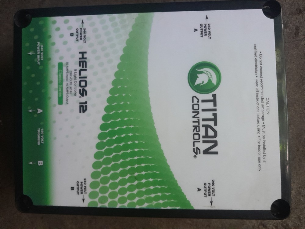 Titan Controls Helios 12 - 8 Light 240v Controller w/ Dual Relay Trigger Cord