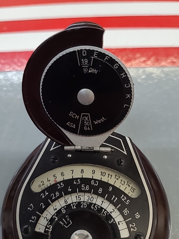 Vintage 1952 Bertram Chrostar Light Meter