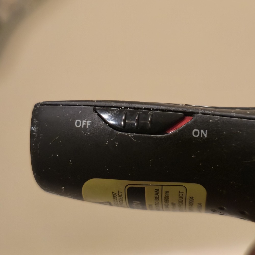 Logitech R400 Wireless Presenter Remote Laser Pointer