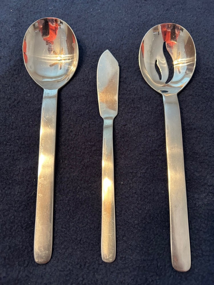 Serving spoons (slotted, solid), butter knife Towle TWS476 stainless flatware