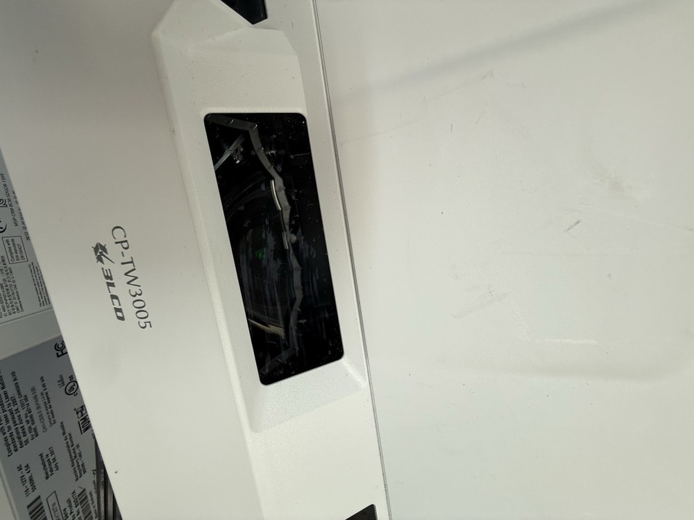 Hitachi CP-TW3005 3LCD Projector