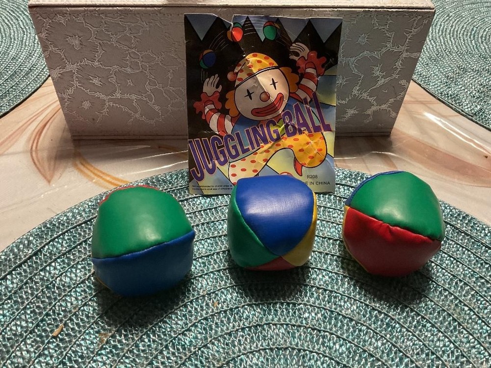 Juggling Balls Learn to Juggle Three Balls 😍