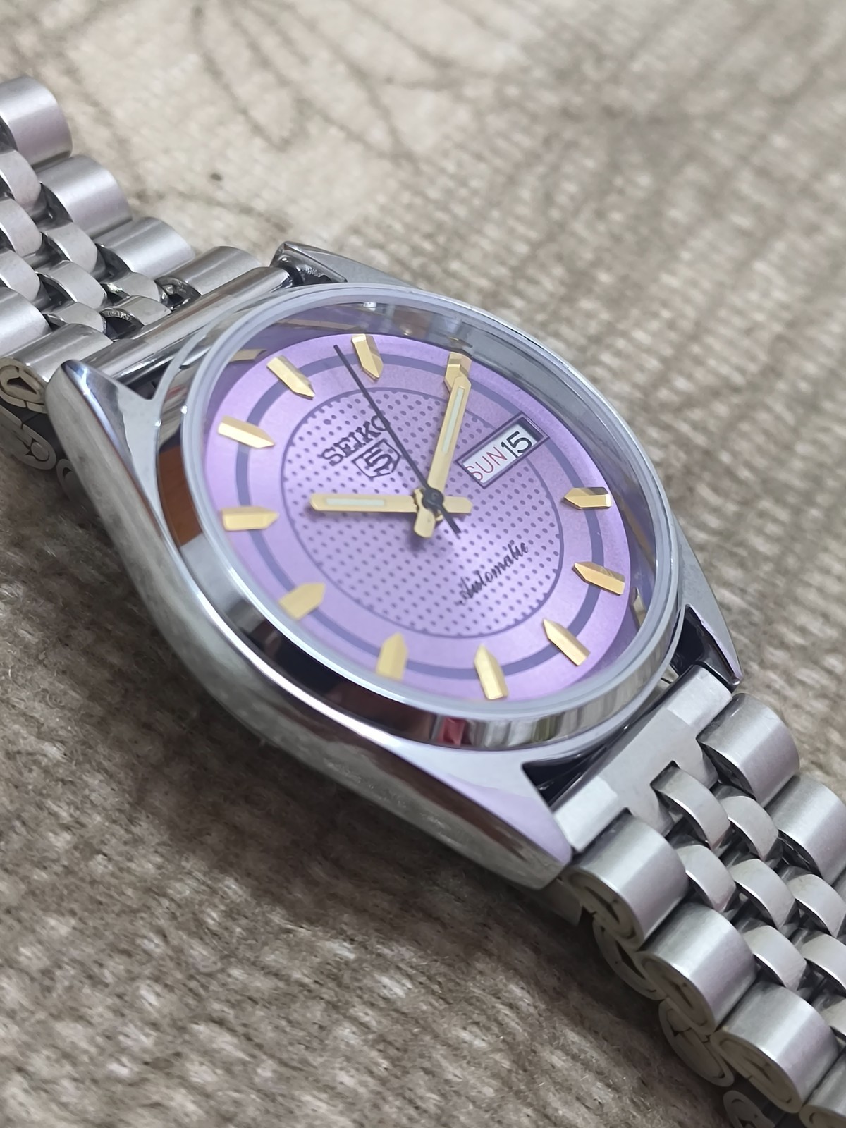 Vintage Seiko 5 Purple Automatic 17 Jewels Day/Date Japan Men's Wrist Watch 6309