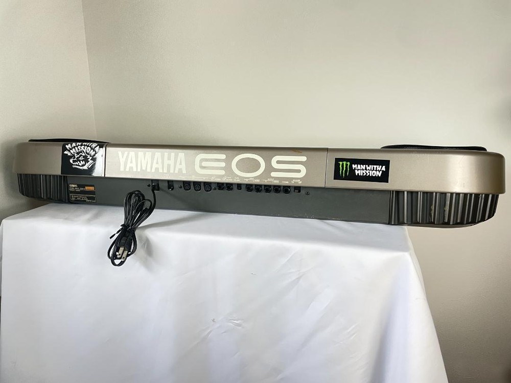 YAMAHA EOS B500 synthesizer 61 keys