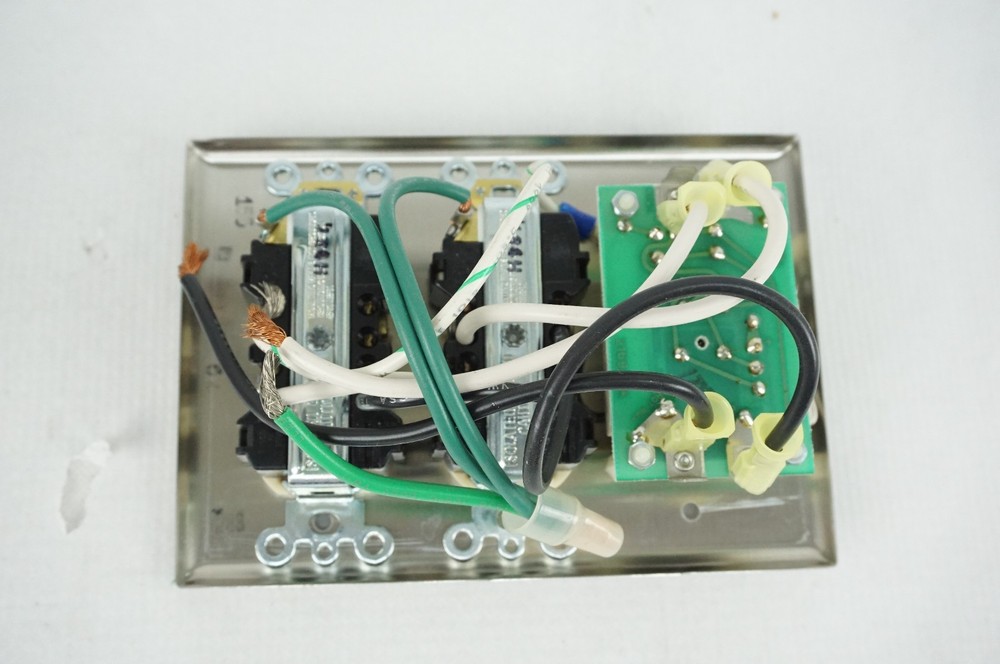 Atlas Sound SACS-1F SE Outlets for Sequence Control System