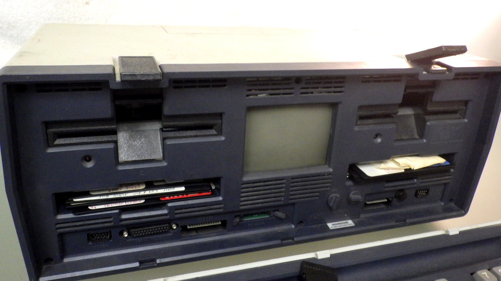 Vtg OSBORNE 1 OCC Portable Computer PC w/ Floppy Disks *Parts Repair Not Working