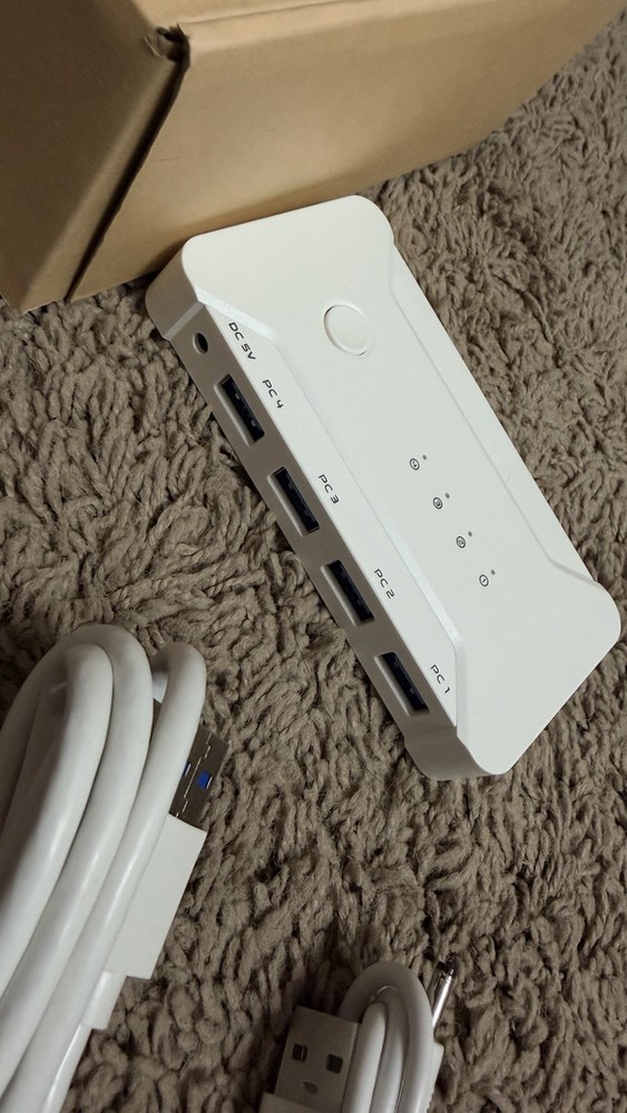 USB 3.0 KVM Switch Selector 4 in 4 Out