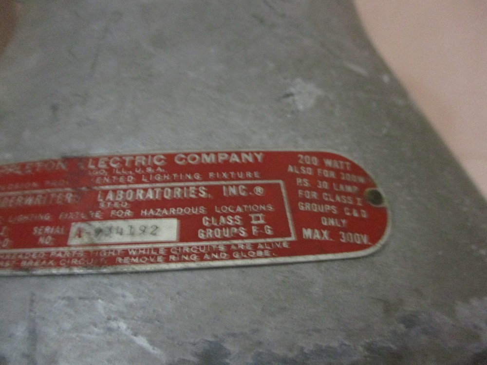 Appleton Electric Company 200W Vented Explosion Proof Light AA-51 Series