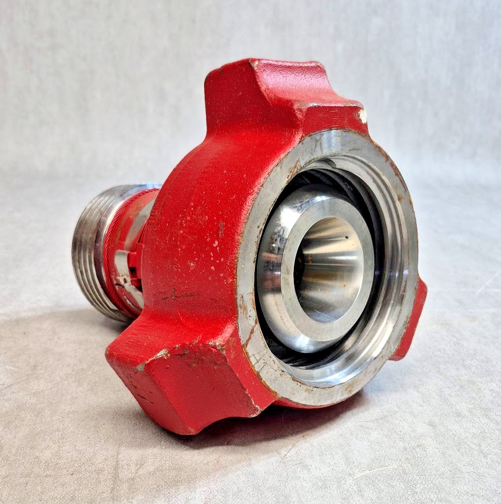 2" Figure 1502 SPM Female Union Configured for a 2" Bull Plug 15,000 psi