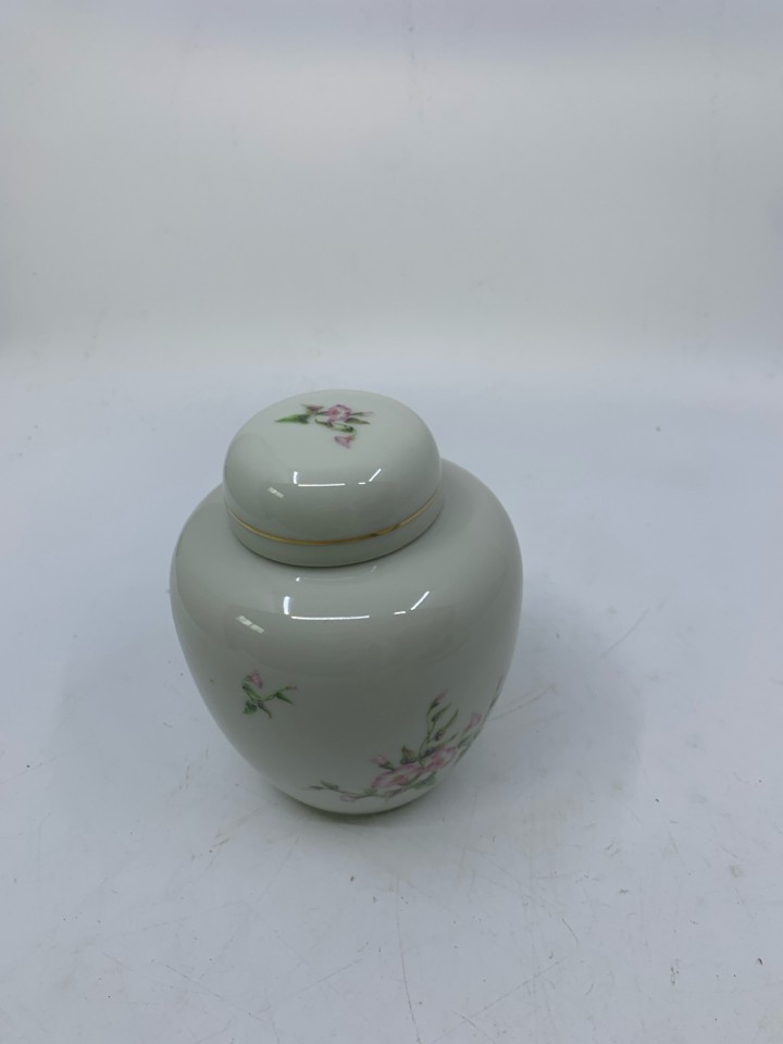 WHITE SMALL GINGER JAR W/ PINK FLOWERS.