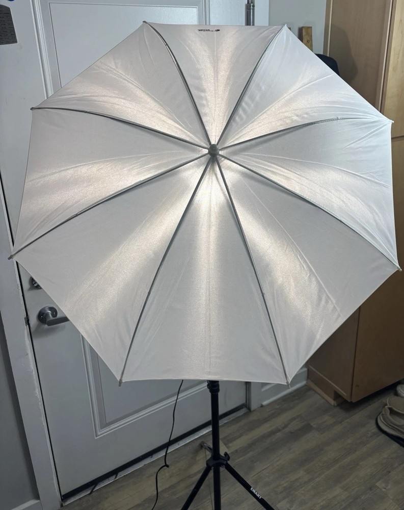 Cowboy Studio Lighting Kit 1 Umbrella 1 Adjustable Light Stand / Tripod