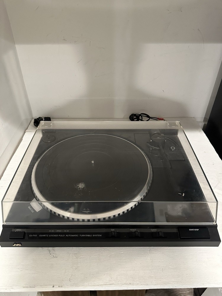 Serviced JVC QLFX5b Turntable