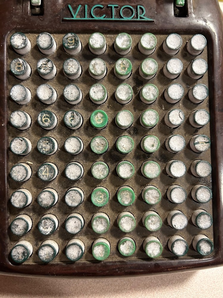 Vintage Victor Adding Machine Brown Marbled Green Buttons 8 Column Nice