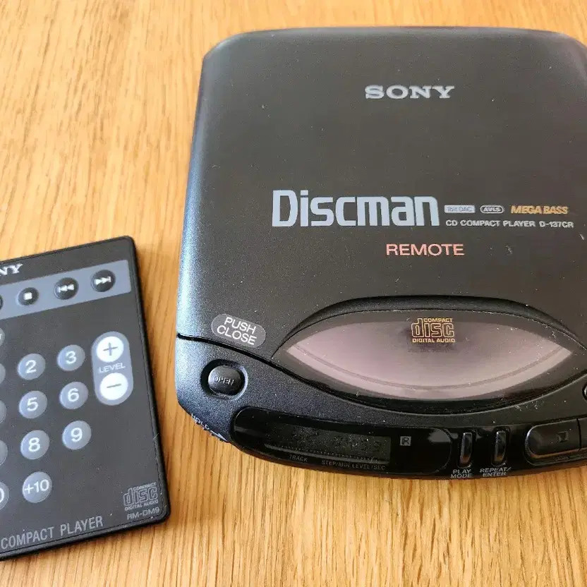 Sony D-137CR Discman CD Player with Mega Bass