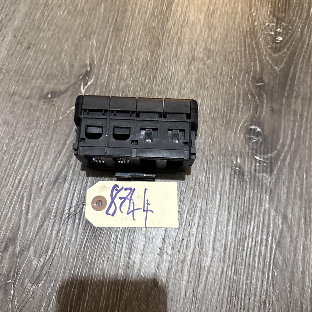 Freightliner Cascadia Dash switch- P/N: A06-60973-000