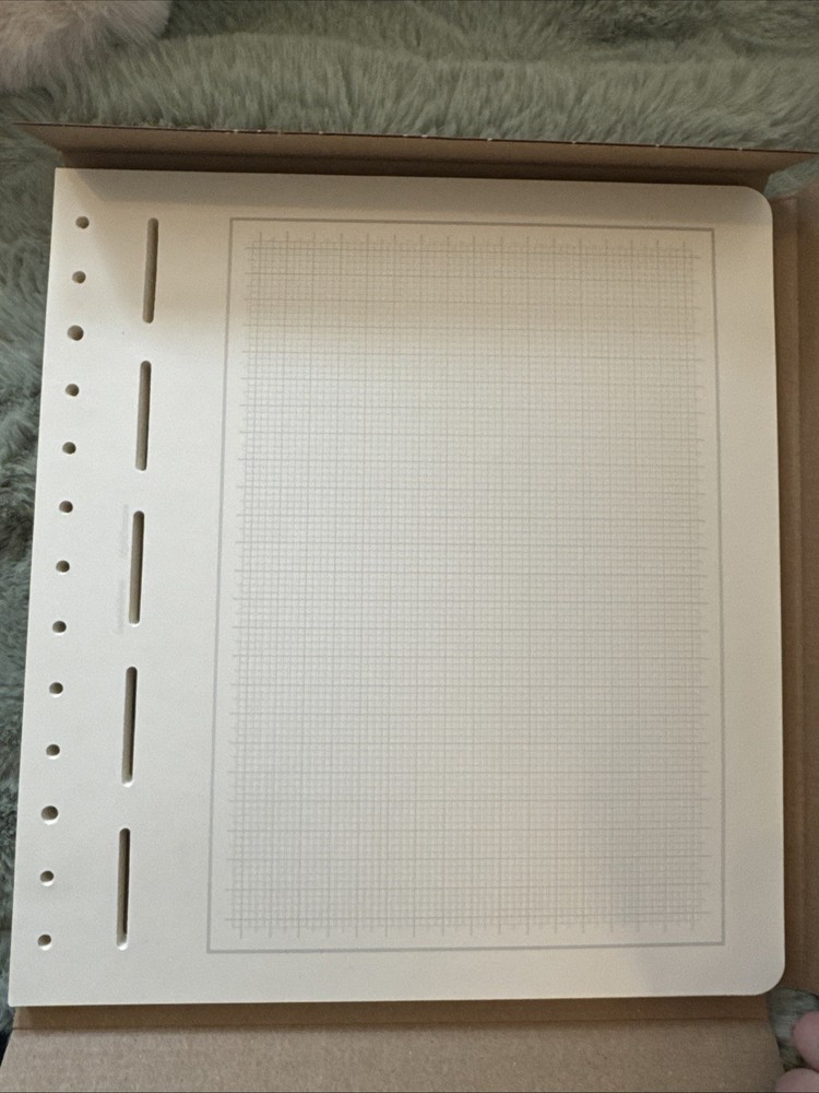 Lighthouse Primus A - blank pages w/light gray Background Grid 304004