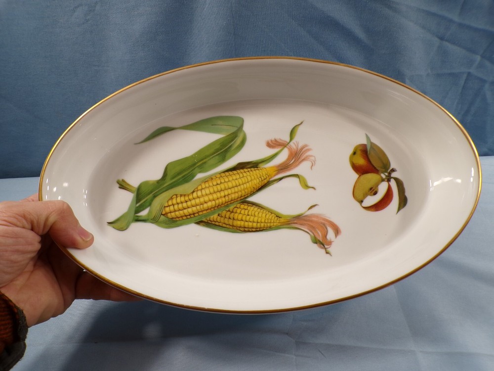 Royal Worcester Evesham Oval Casserole Baking Dish 12 1/2" Long