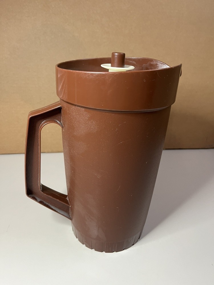 Vintage Tupperware Pitcher 800-6 Harvest Brown 2 Quart With Push Button Lid EUC