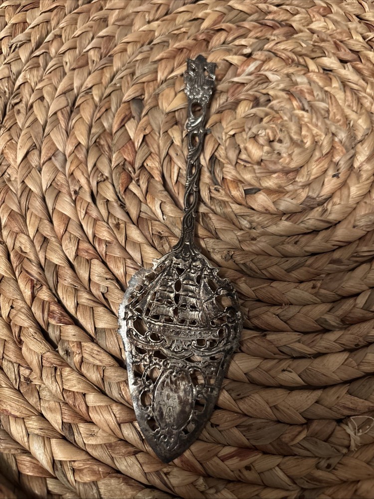 Small Decorative Cake Server With A Ship