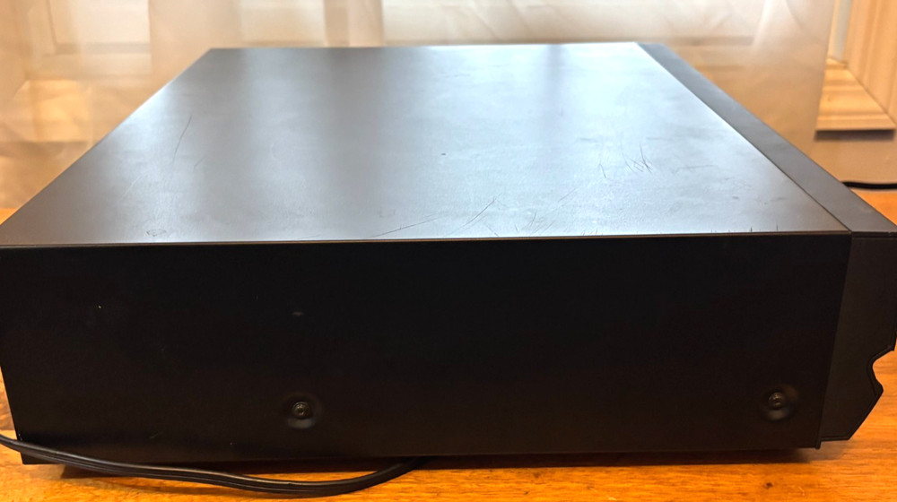 Magnavox CDC 748 Compact Disc Carousel Changer 17" x 15"