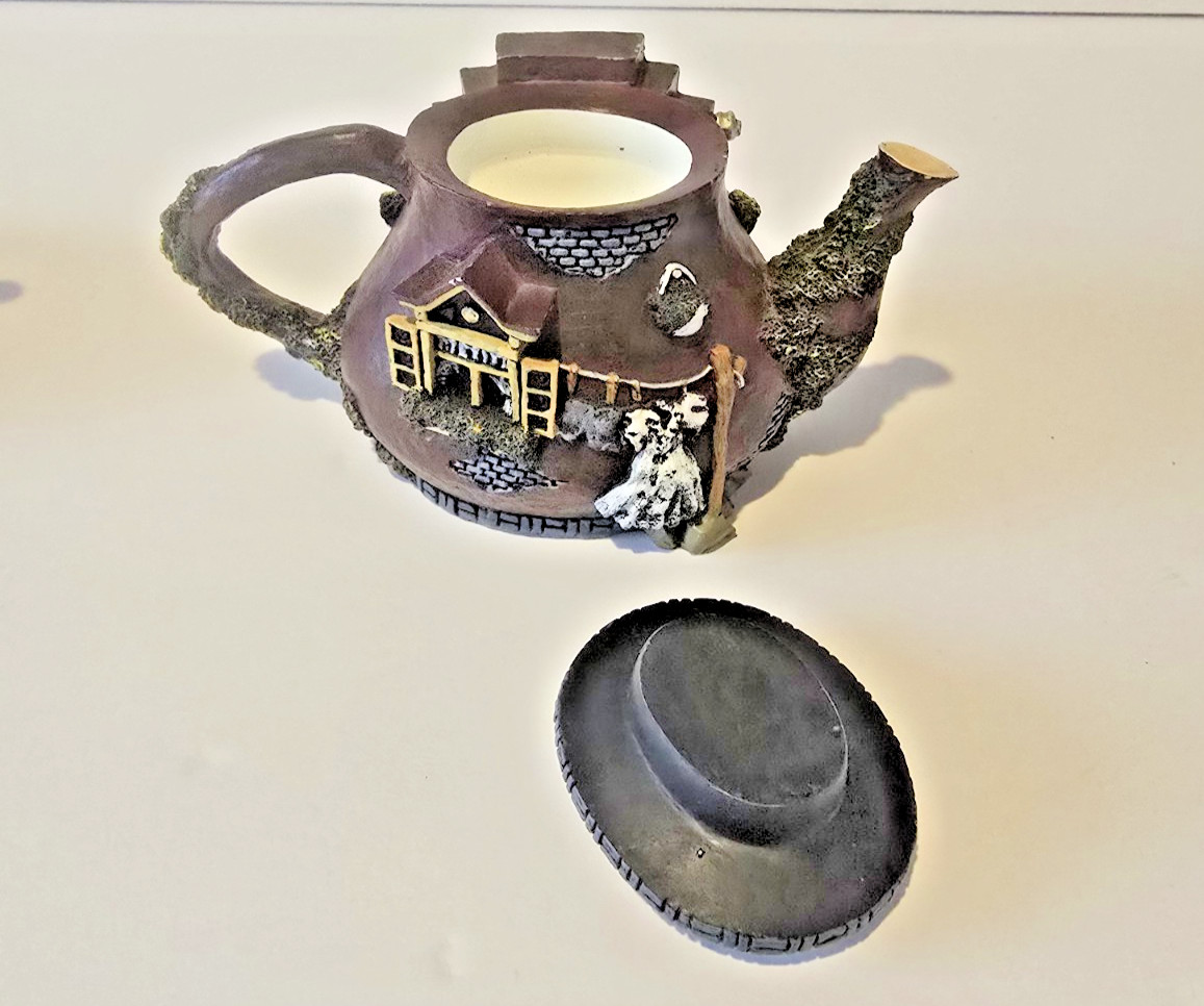 Hometown Teapot Cottages Hardware Store Miniature Tea Pot