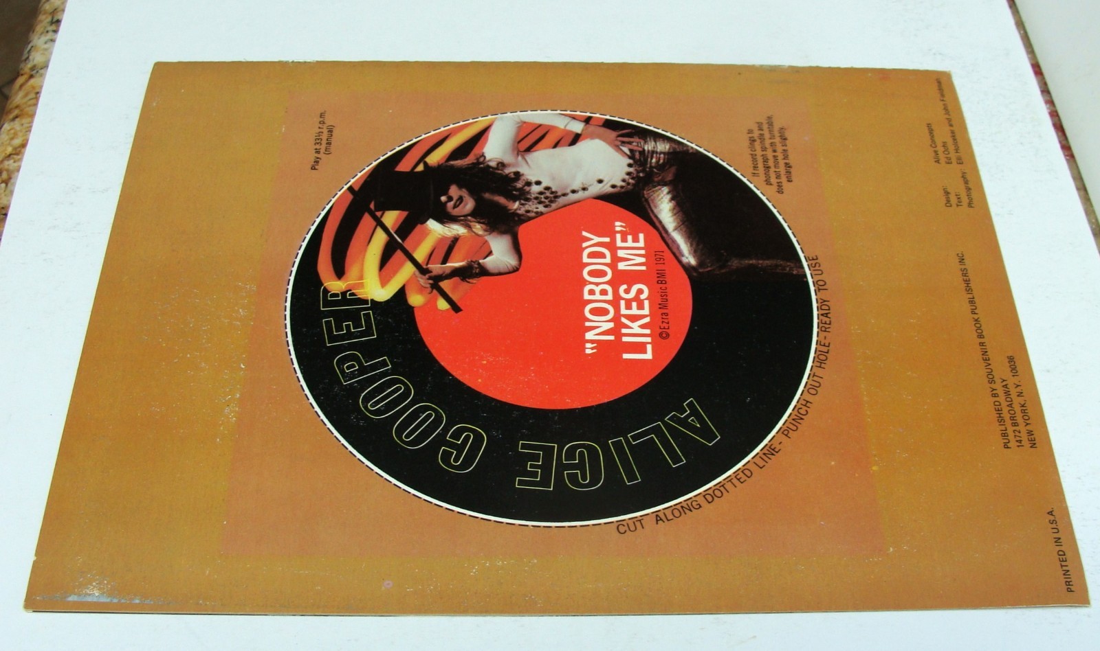 ORIG 1971 ALICE COOPER - PHOTO TOUR BOOK - SOUVENIR BOOK PUBLISHERS