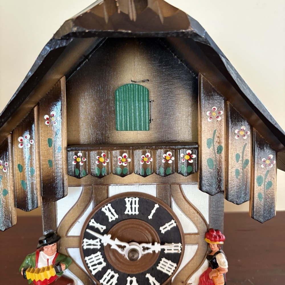 German Cuckoo Clock No Weights Or Pendulum
