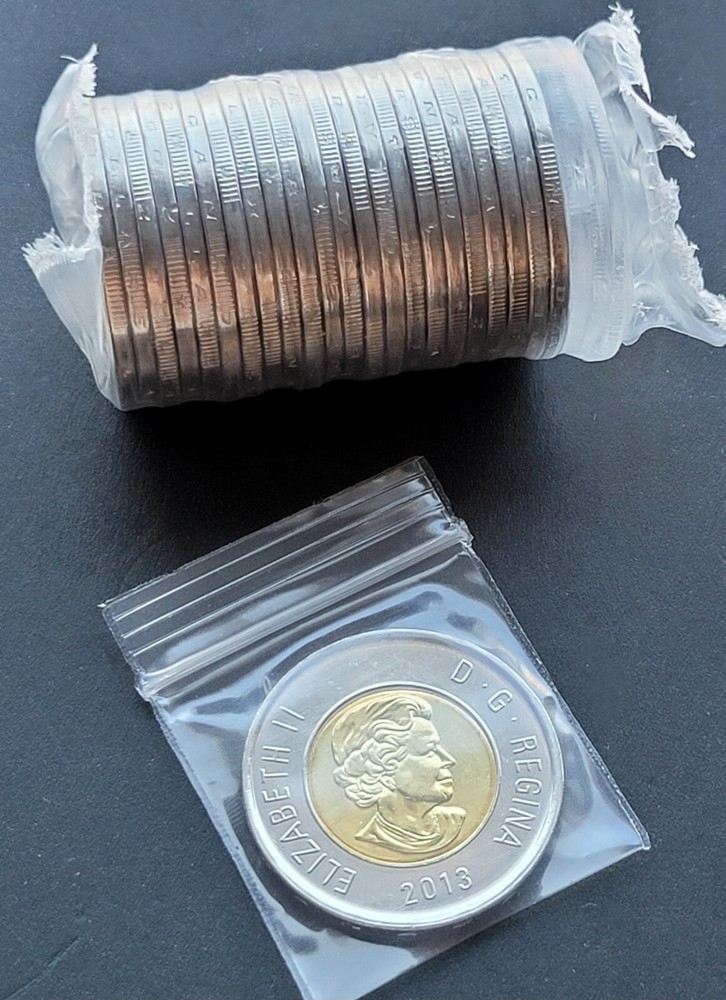 *** CANADA  TOONIE  2013  *** FROM  MINT  ROLL  ***