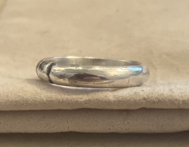 BEAUTIFUL 4MM STERLING SILVER 925 RING SIZE 8.5