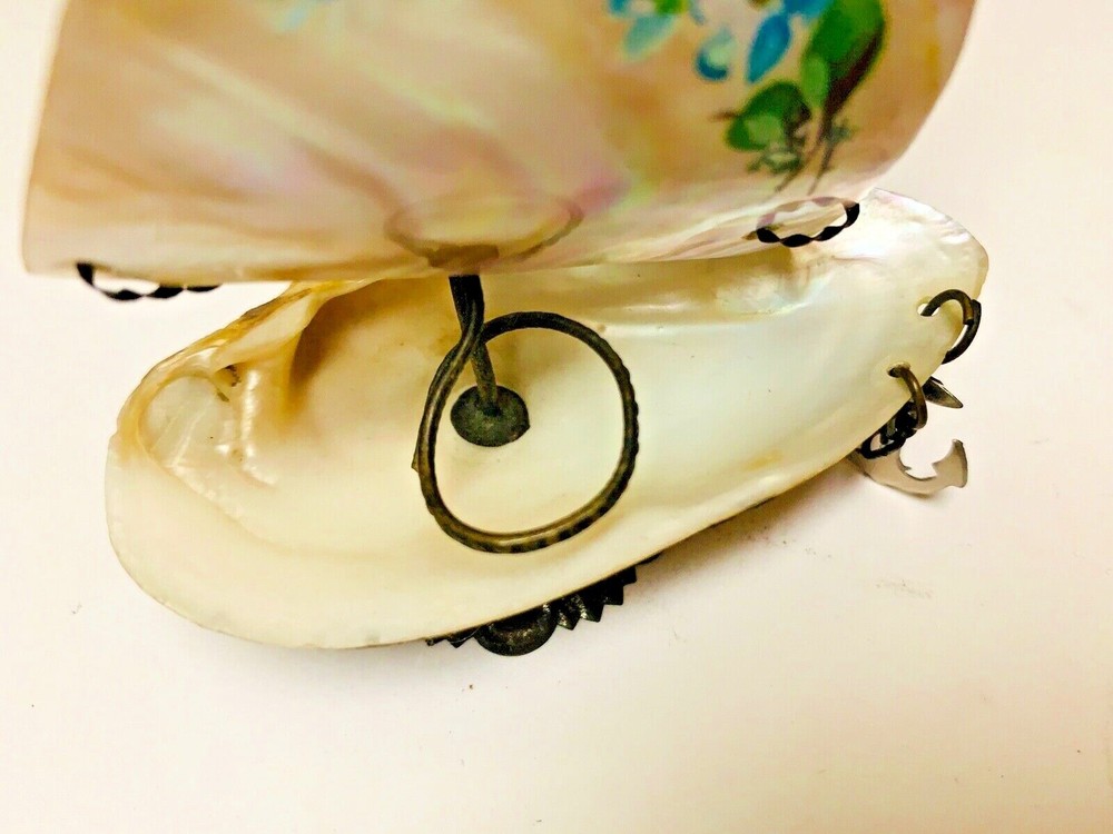 Souvenir Antique Shell Figural Sewing Thimble Holder