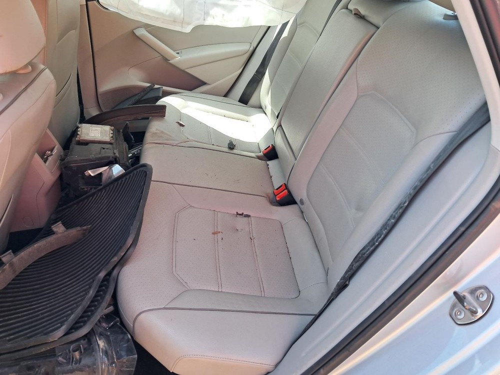 Fuse Box Engine Compartment Fits 12-22 PASSAT 4770136