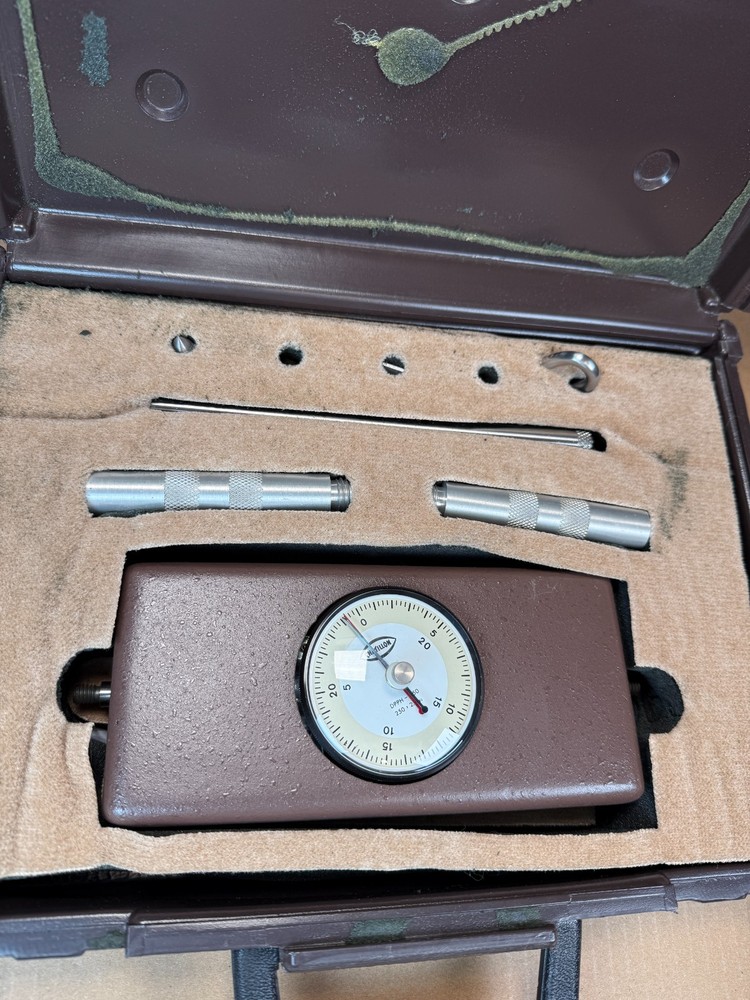 Vintage CHATILLON DPPH-250 Push Pull Force Gauge with Attachments and Case
