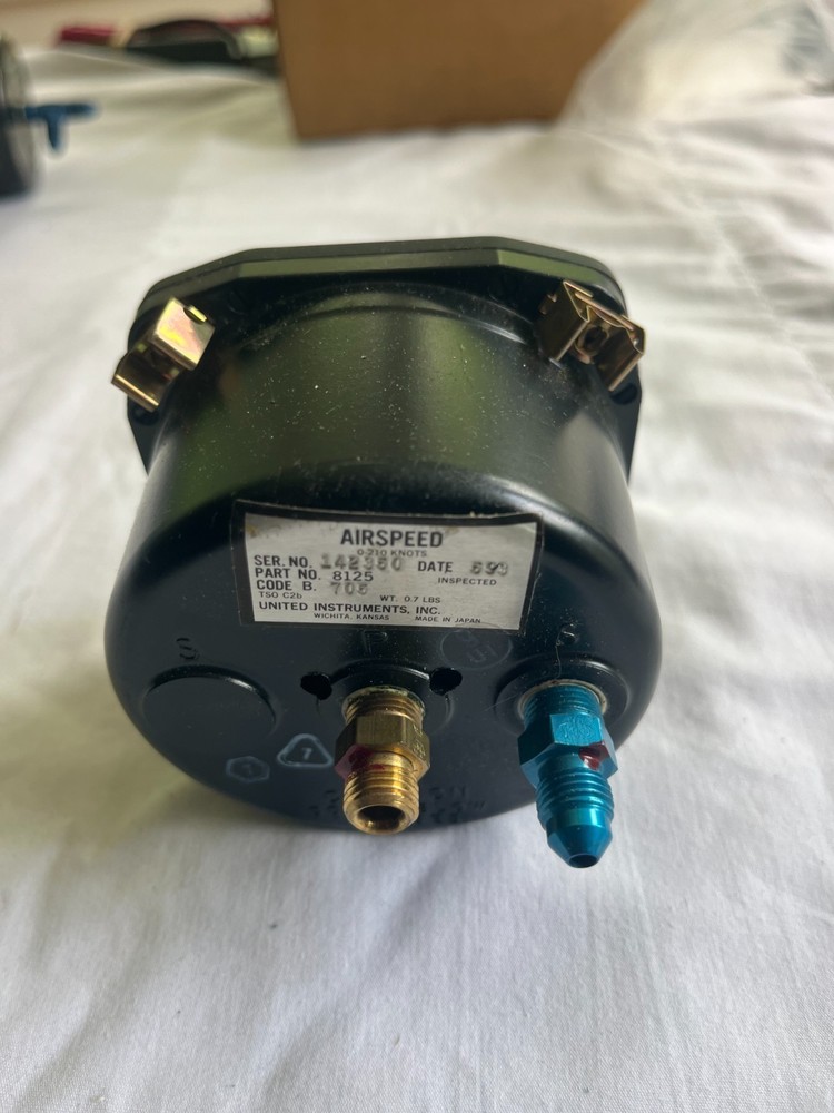 United Instruments 8125 Airspeed Indicator