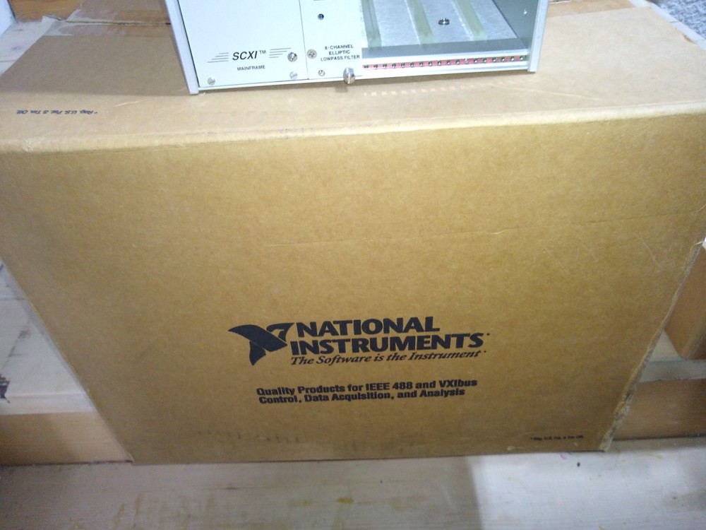 National Instruments SCXI-1000 Mainframe with SCXI-1141 Module Original Box