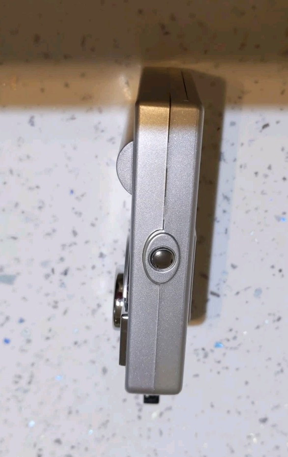 100K Digital Camera TDC-15 inc Disc, Instructions,CD, Cable,Tripod StrapUntested