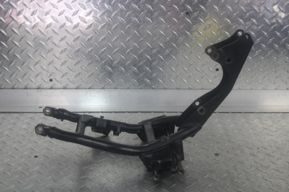 2004 SUZUKI GZ250 LOWER FRAME RAIL FOOTPEG BRACKET MOUNT