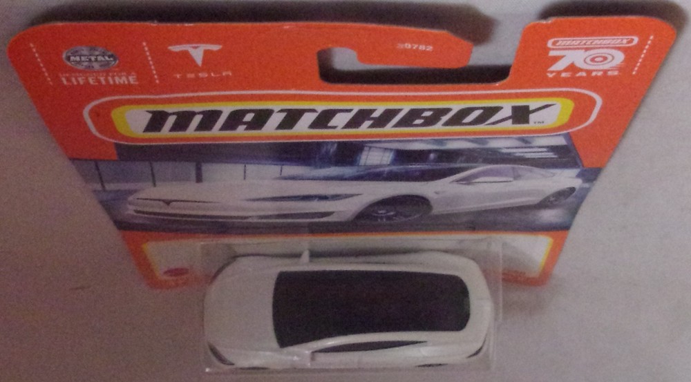 KKar Matchbox - 2022/23 Basic - 86/100 * Tesla Model S - White