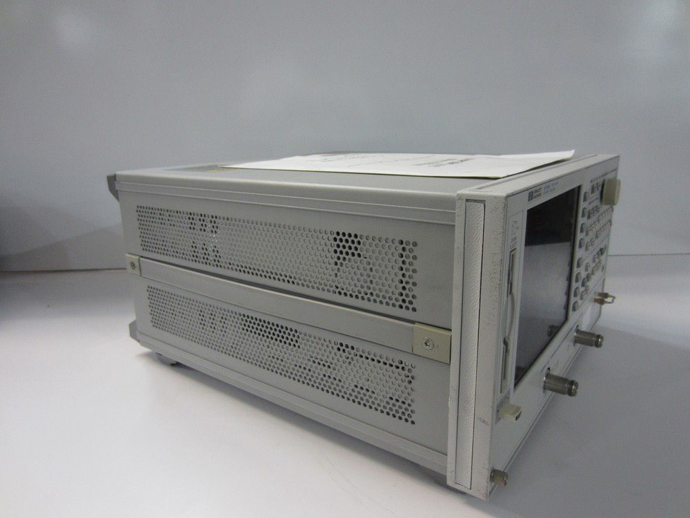 HEWLETT-PACKARD 8753E NETWORK ANALYZER 30kHx - 3GHz OPTIONS 010; 075; 1D5