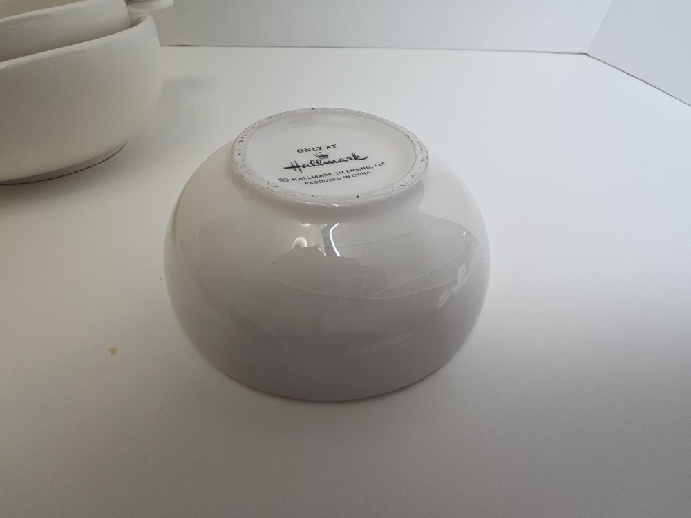 Hallmark Snowflake Nesting Ceramic Measuring Cups Set Of 3